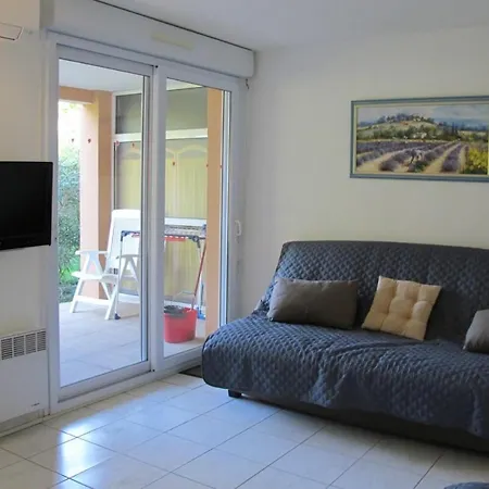 Bel T2 Proche Mer Et Commerces Saint-Raphael (Var)