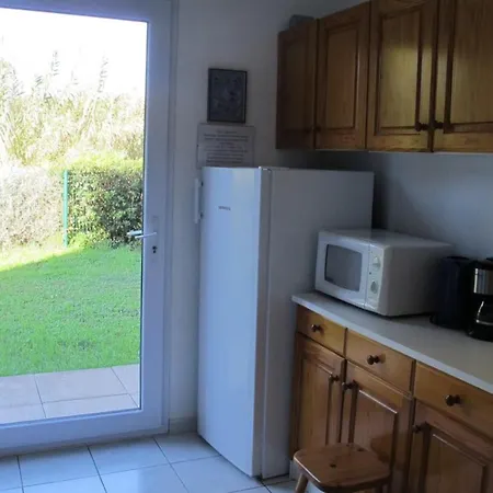 Bel T2 Proche Mer Et Commerces Saint-Raphael (Var)